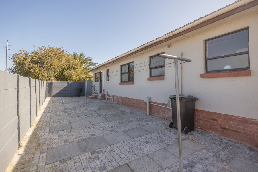 6 Bedroom Property for Sale in Bonnie Brae Western Cape